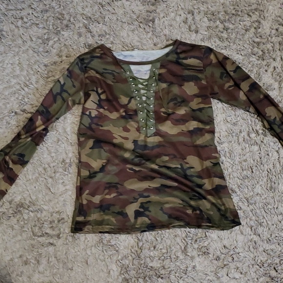Camo top - Picture 1 of 1